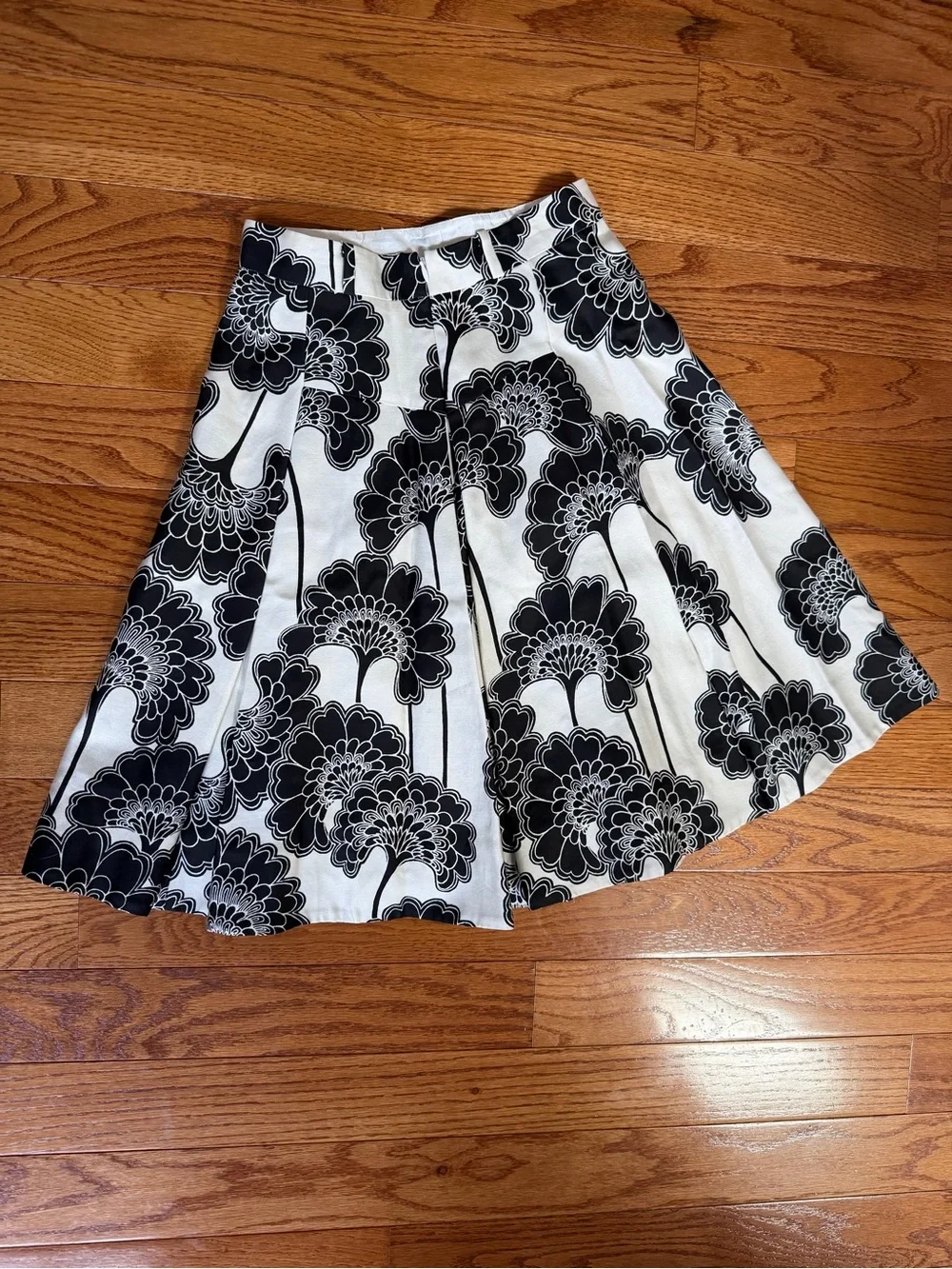 Kate Spade New York for Florence Broadhurst black and white floral pleated skirt